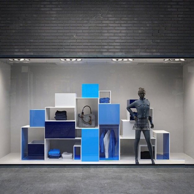 现代服装店橱窗3D模型