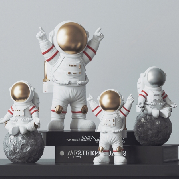 现代宇航员雕塑摆件3D模型